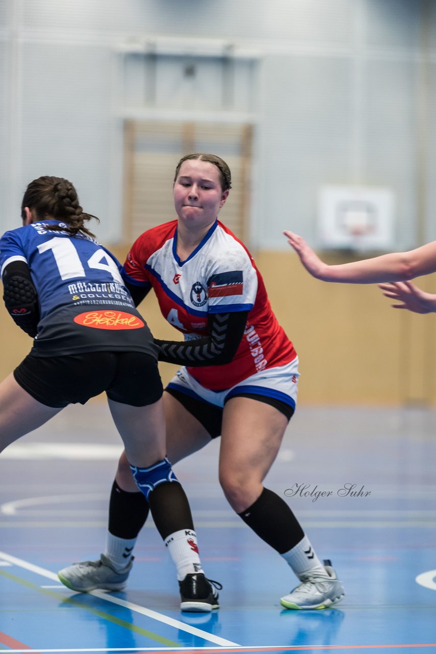 Bild 98 - wAJ HC Quickborn - HSG Kiel/Kronshagen : Ergebnis: 20:17